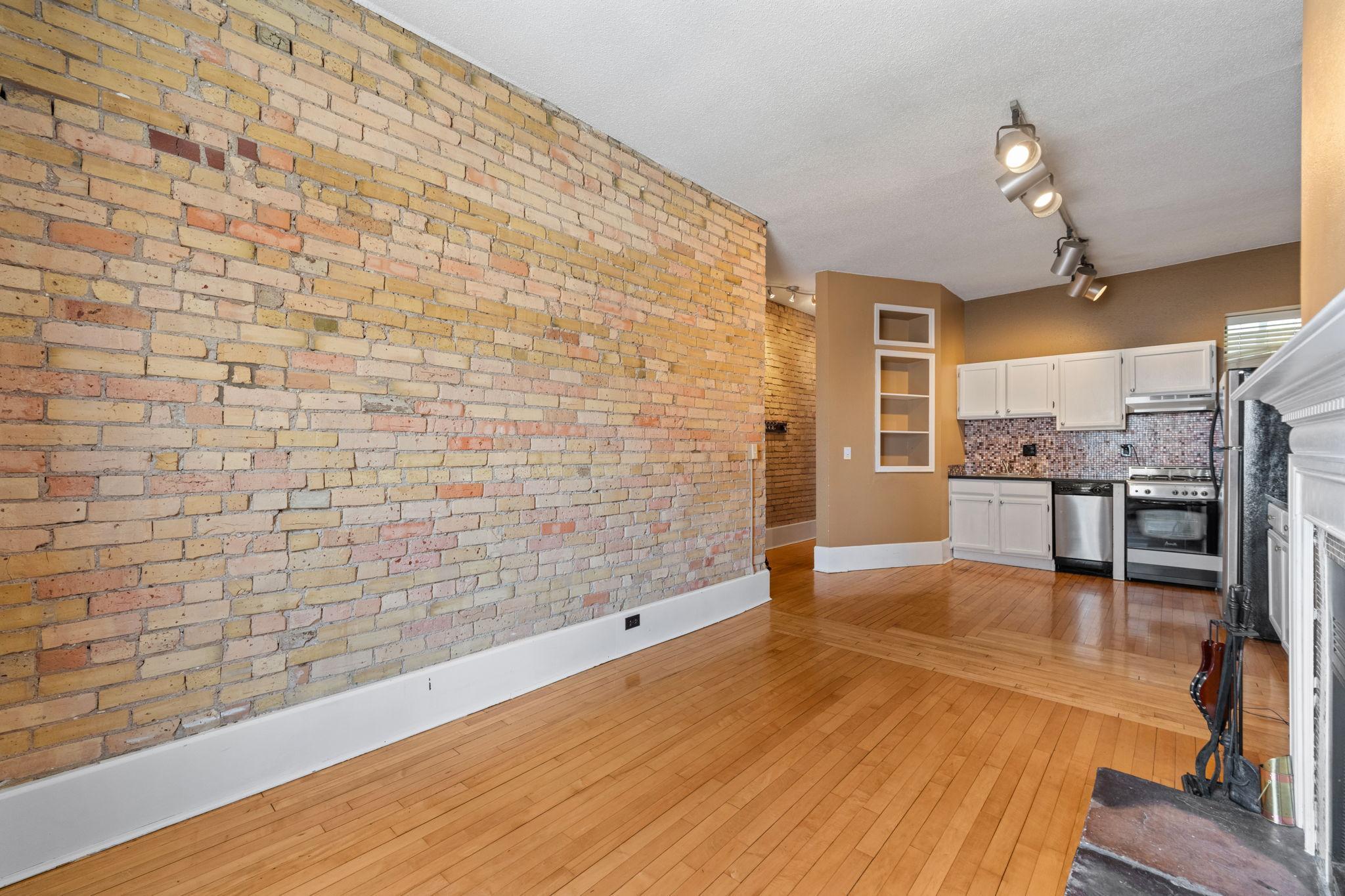 609 S 9th Street Unit: 8