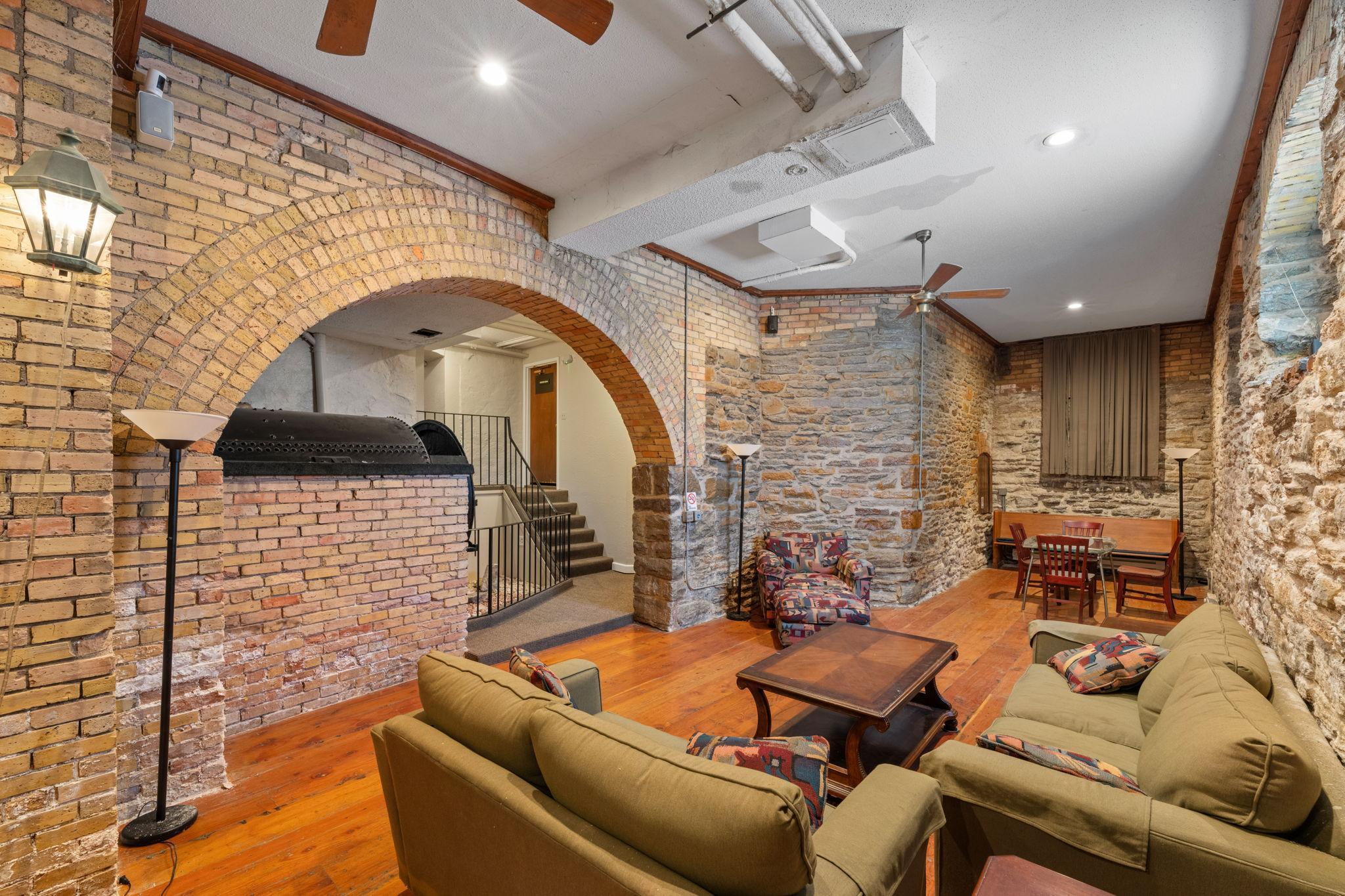 609 S 9th Street Unit: 8