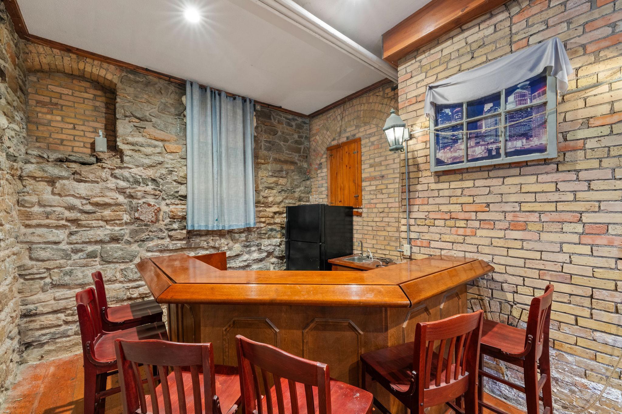 609 S 9th Street Unit: 8