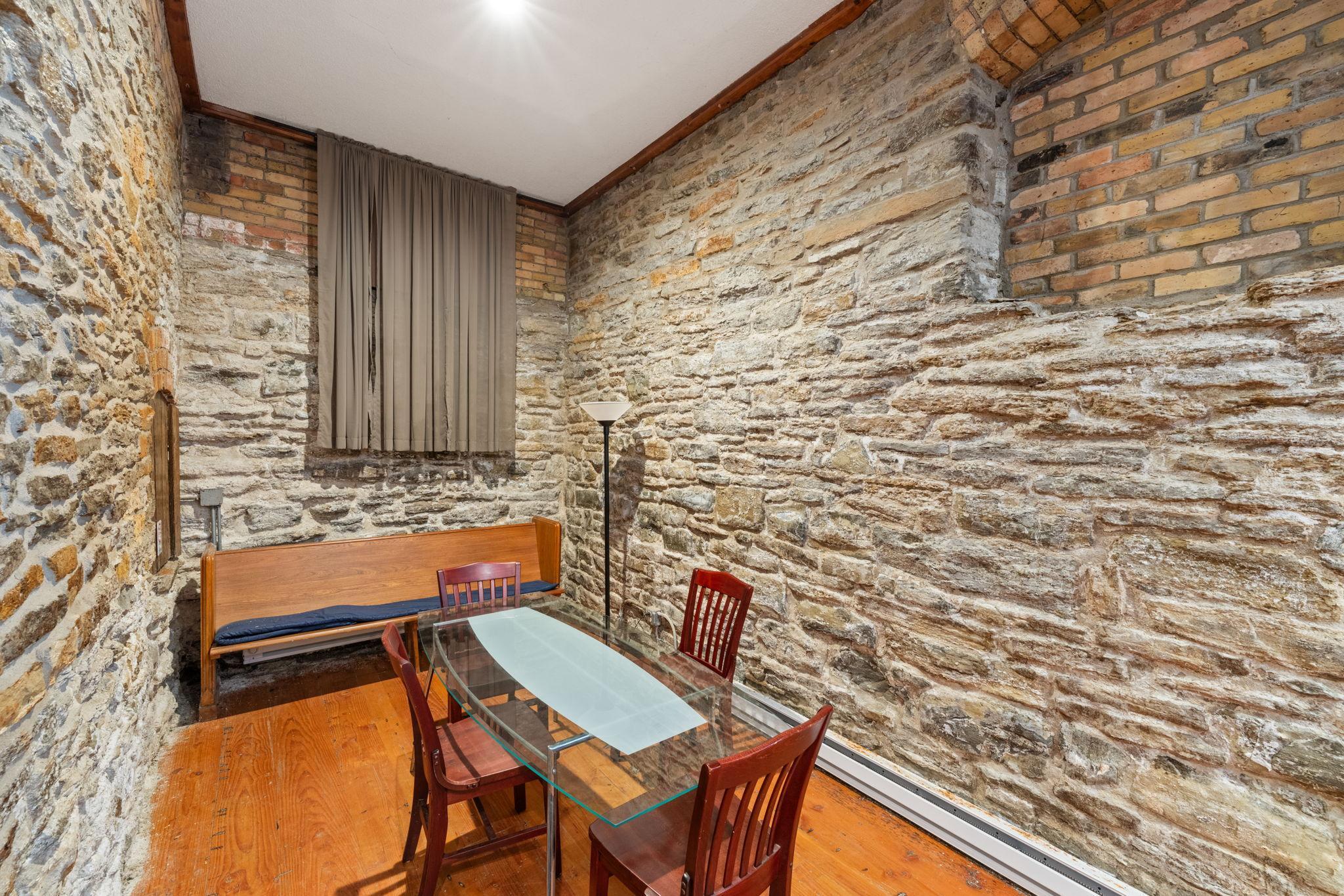 609 S 9th Street Unit: 8