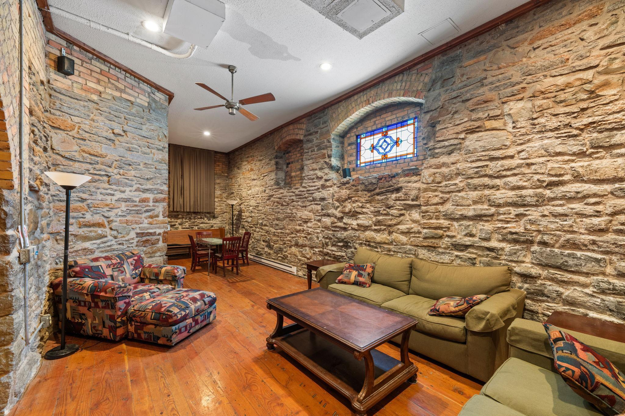 609 S 9th Street Unit: 8