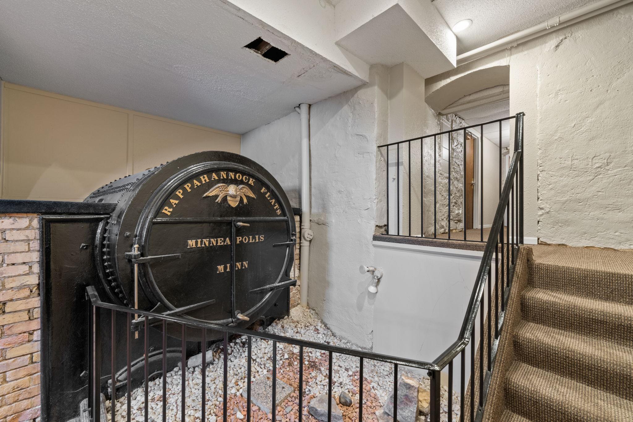 609 S 9th Street Unit: 8