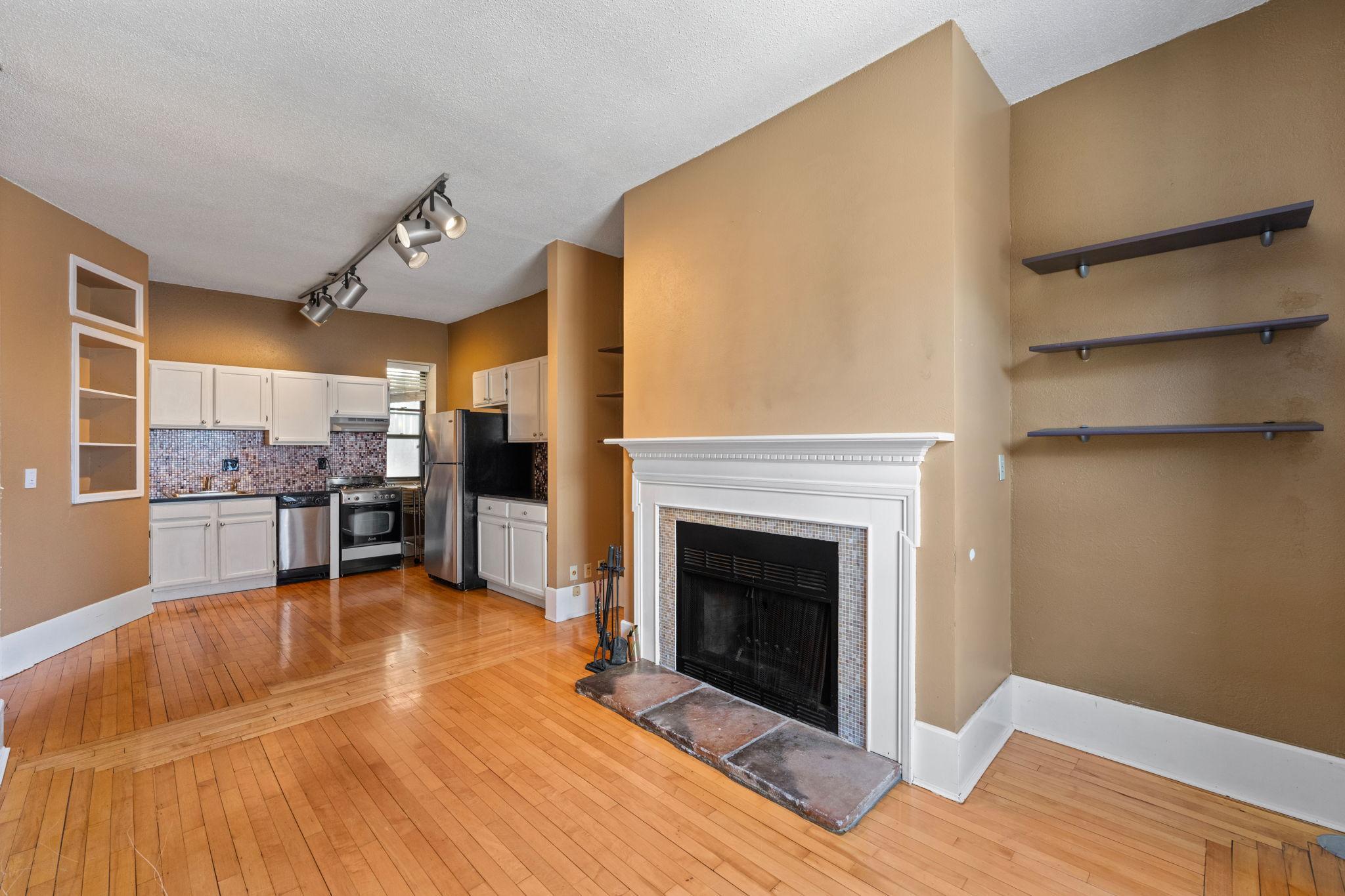 609 S 9th Street Unit: 8