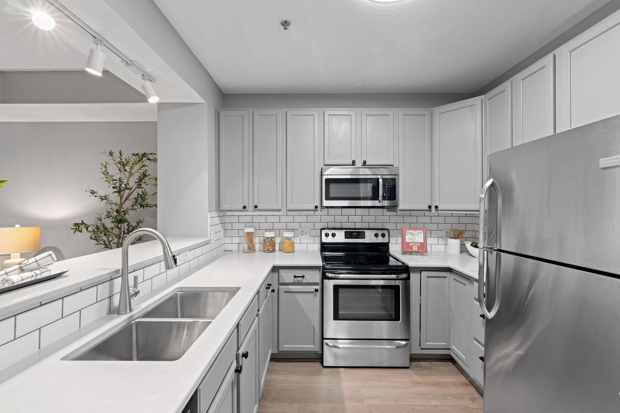 645 N 1st Street Unit: 305