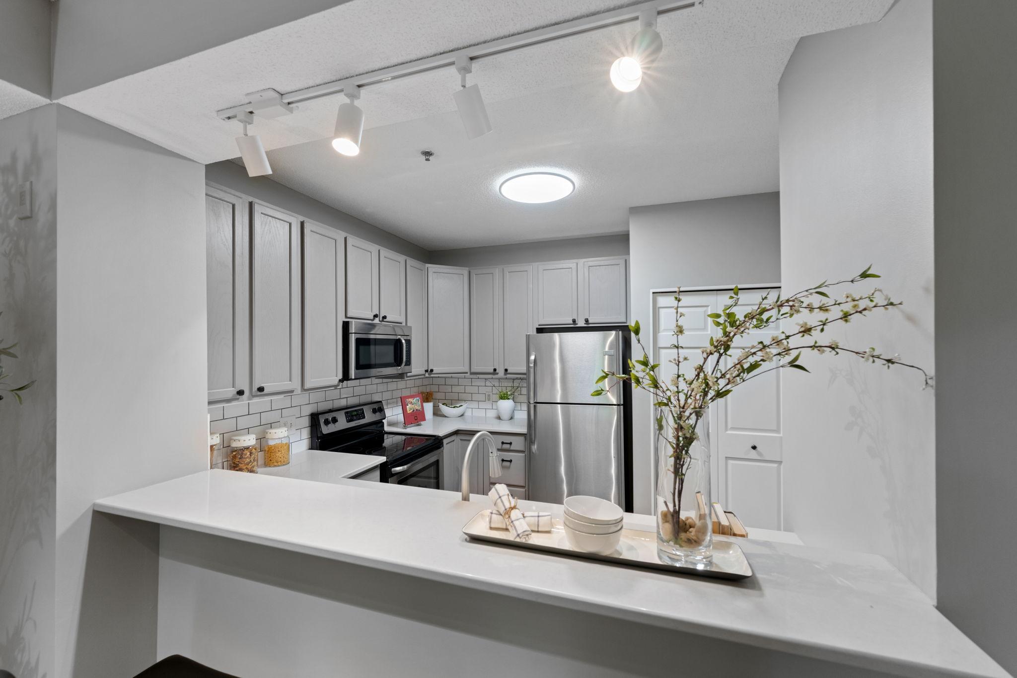 645 N 1st Street Unit: 305