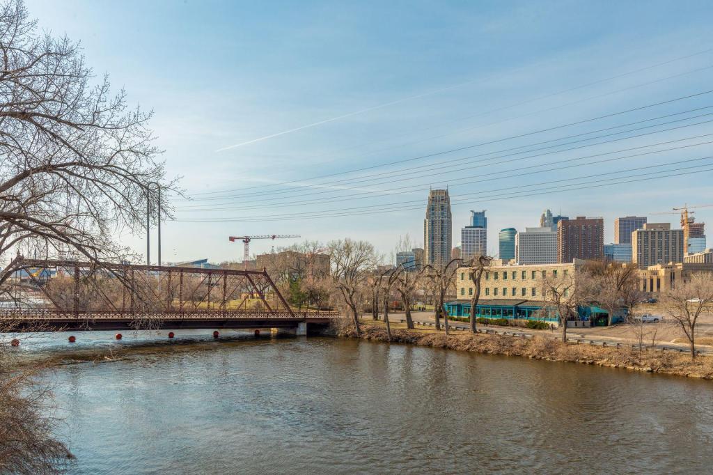 20 2nd Street NE Unit: P504