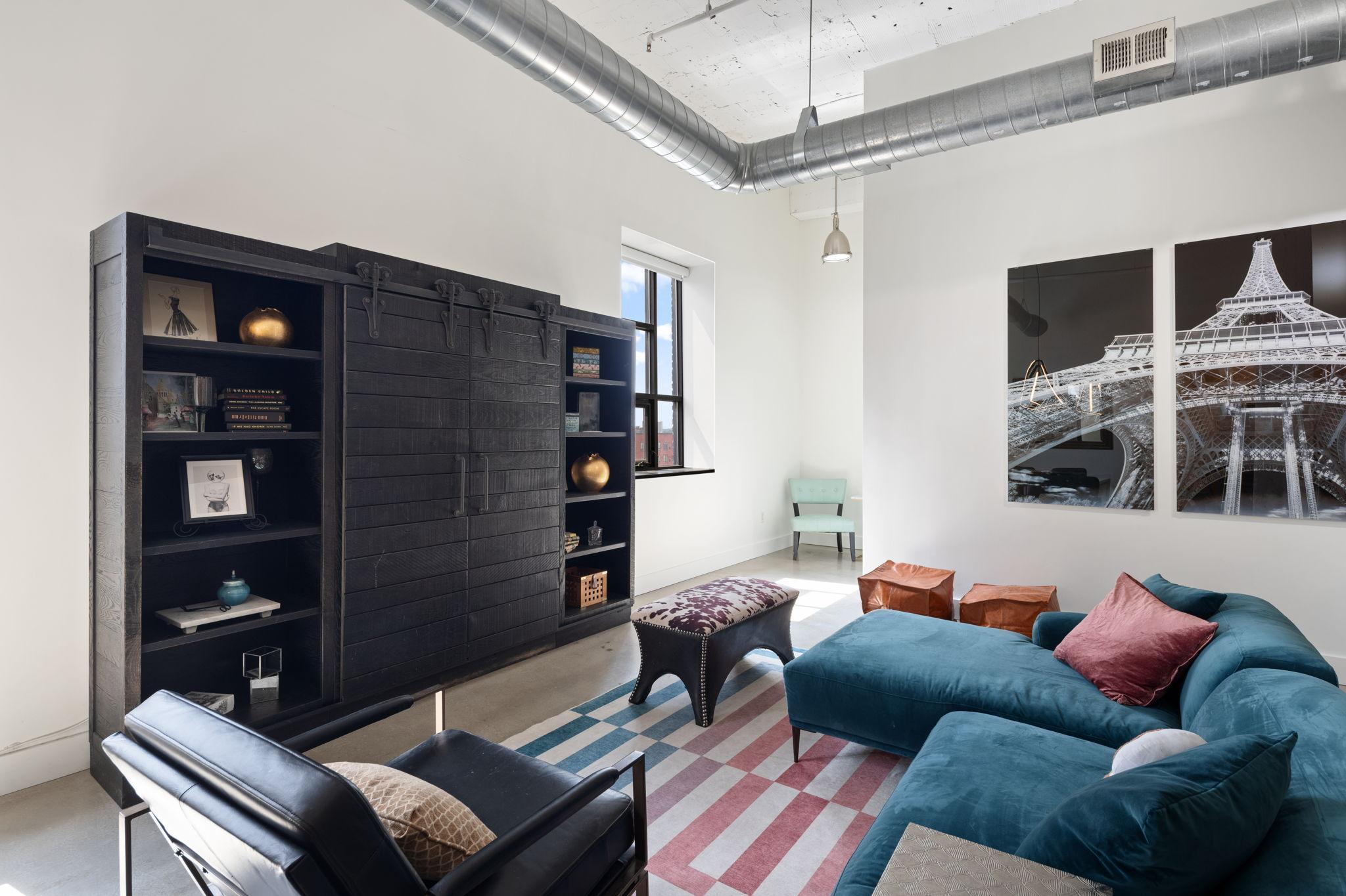 718 Washington Avenue N Unit: 602