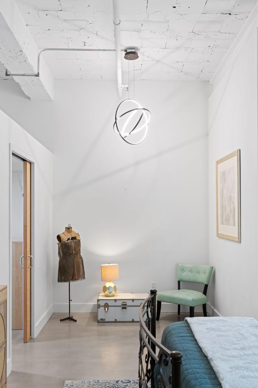 718 Washington Avenue N Unit: 602