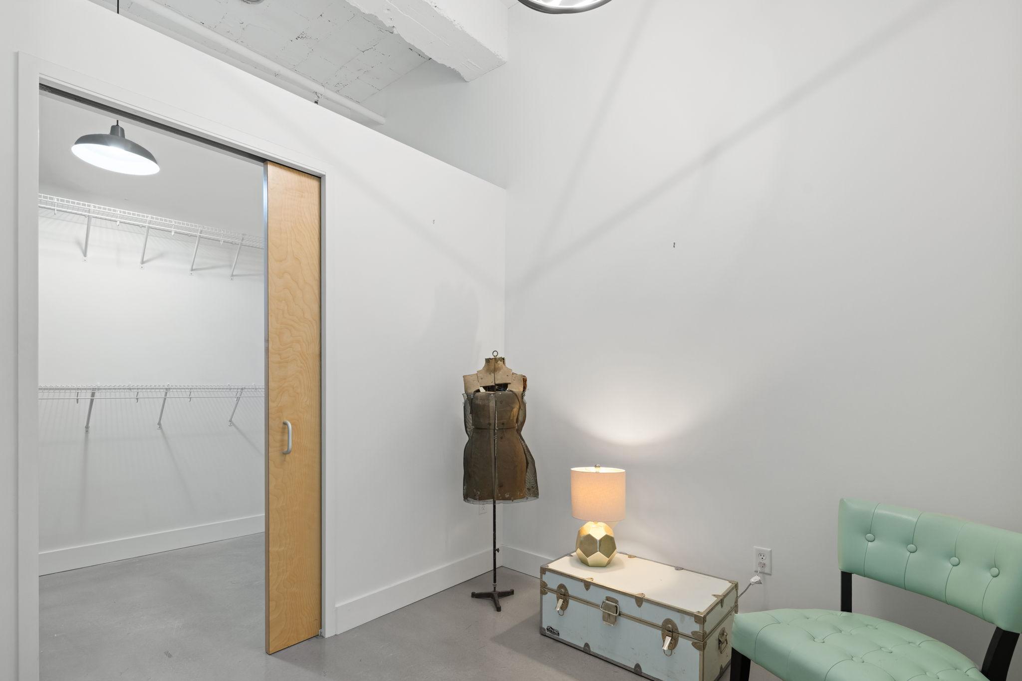 718 Washington Avenue N Unit: 602