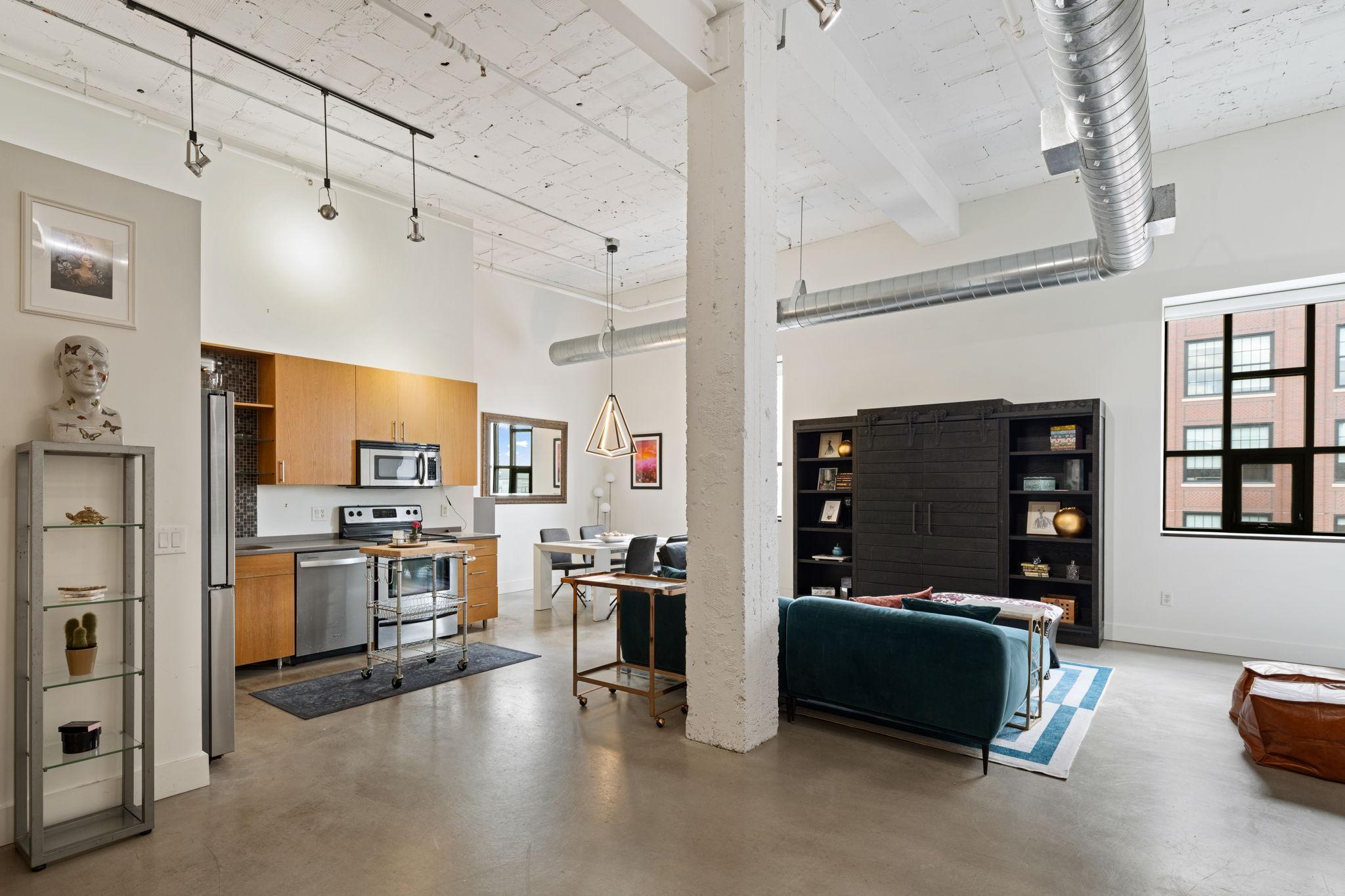 718 Washington Avenue N Unit: 602