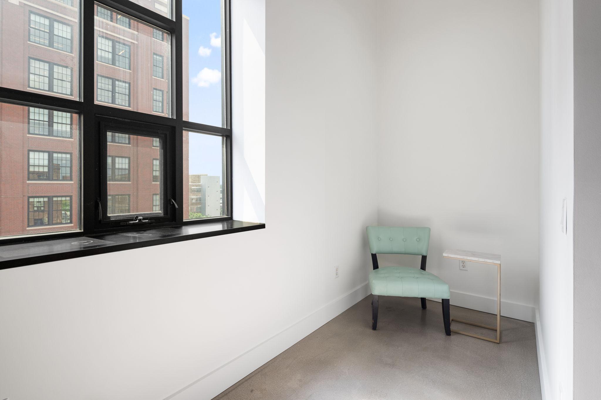 718 Washington Avenue N Unit: 602