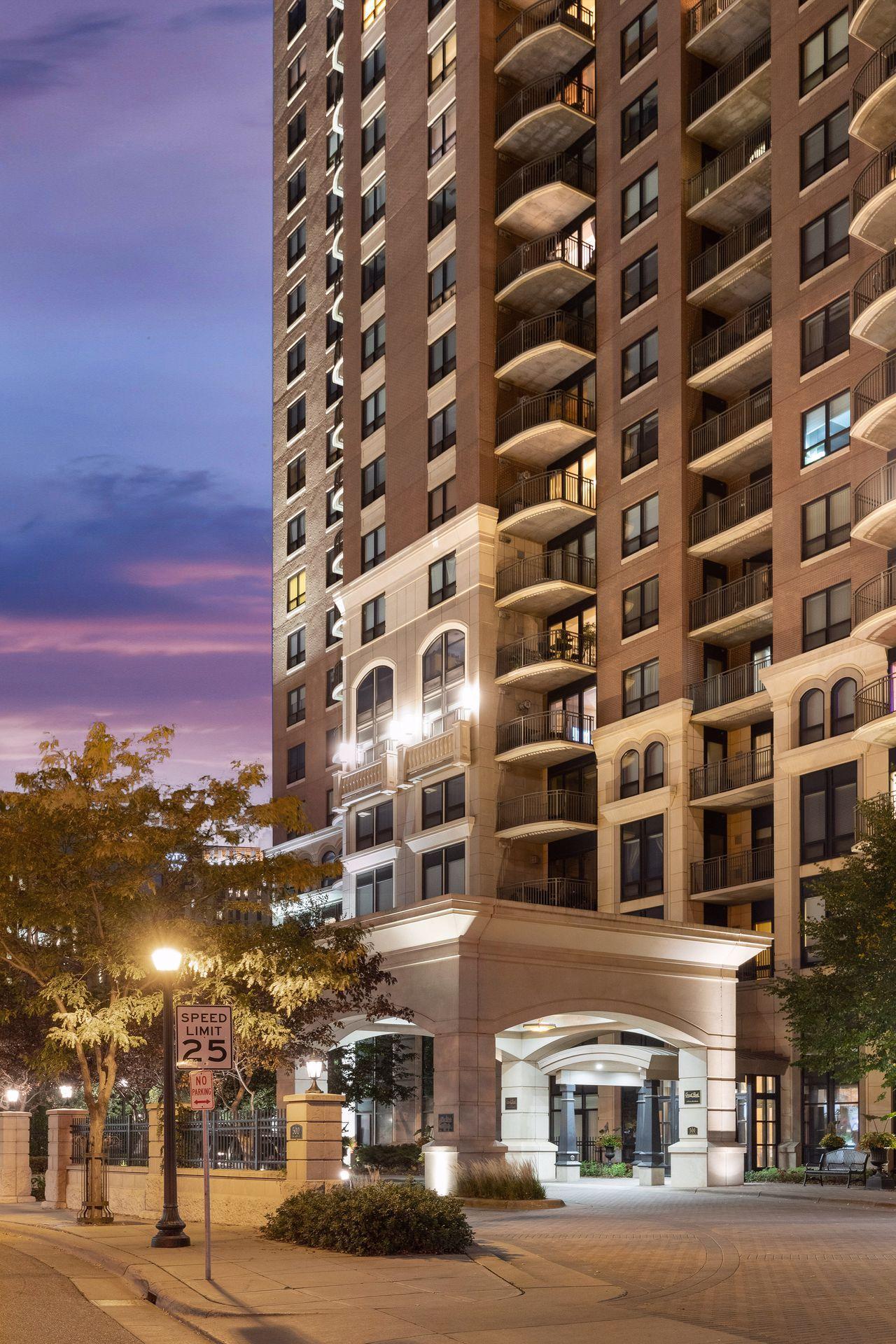 500 E Grant Street Unit: 1102