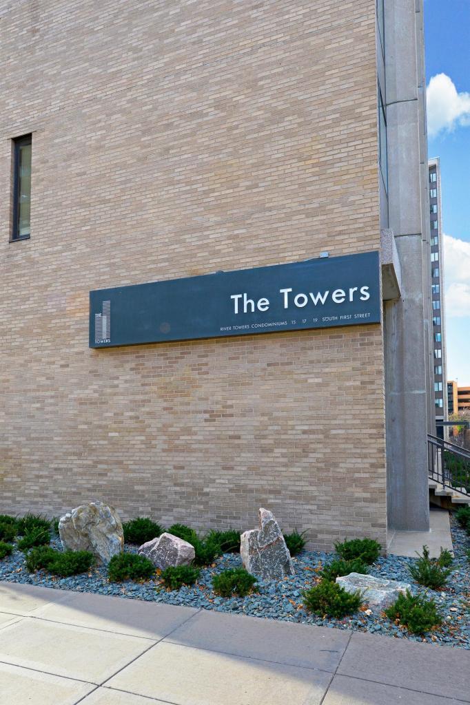 15 S 1st Street Unit: A1211