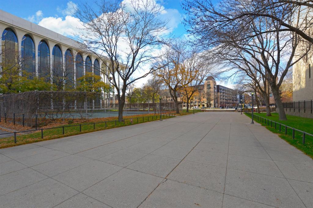 15 S 1st Street Unit: A1211