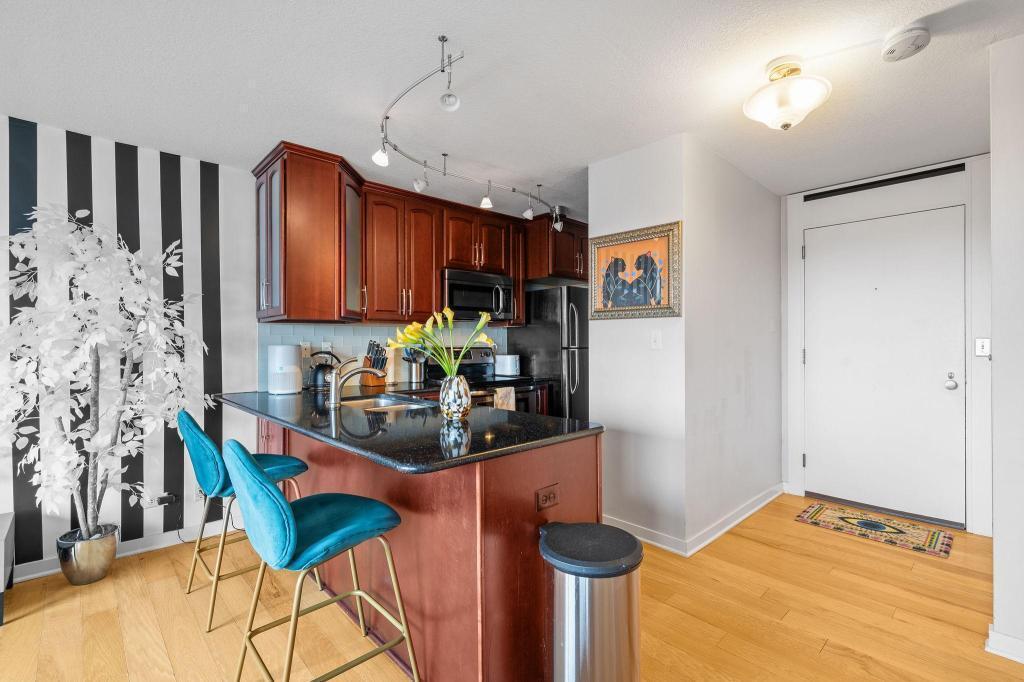 15 S 1st Street Unit: A1211