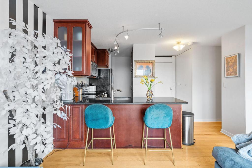 15 S 1st Street Unit: A1211