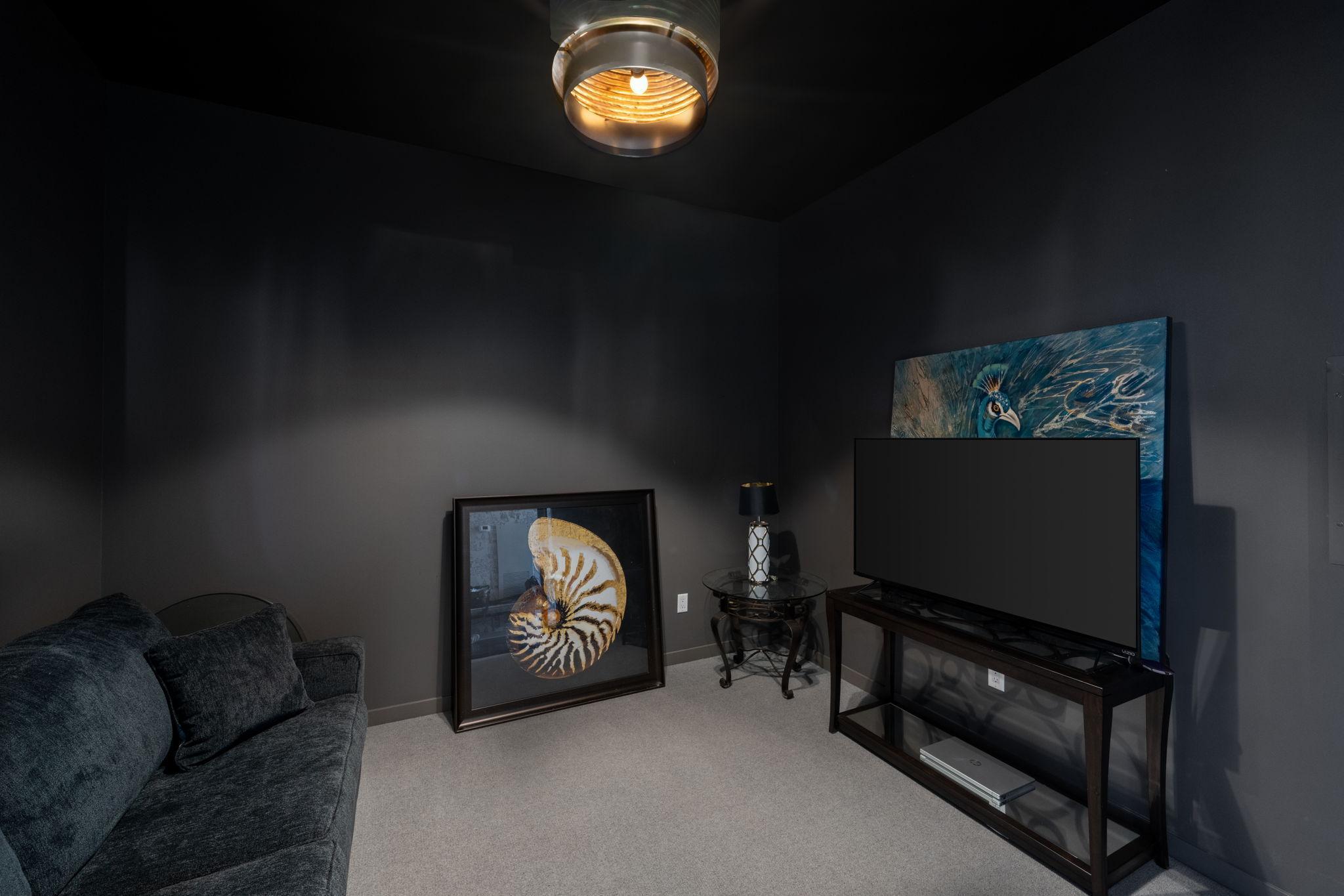 215 10th Avenue S Unit: 112