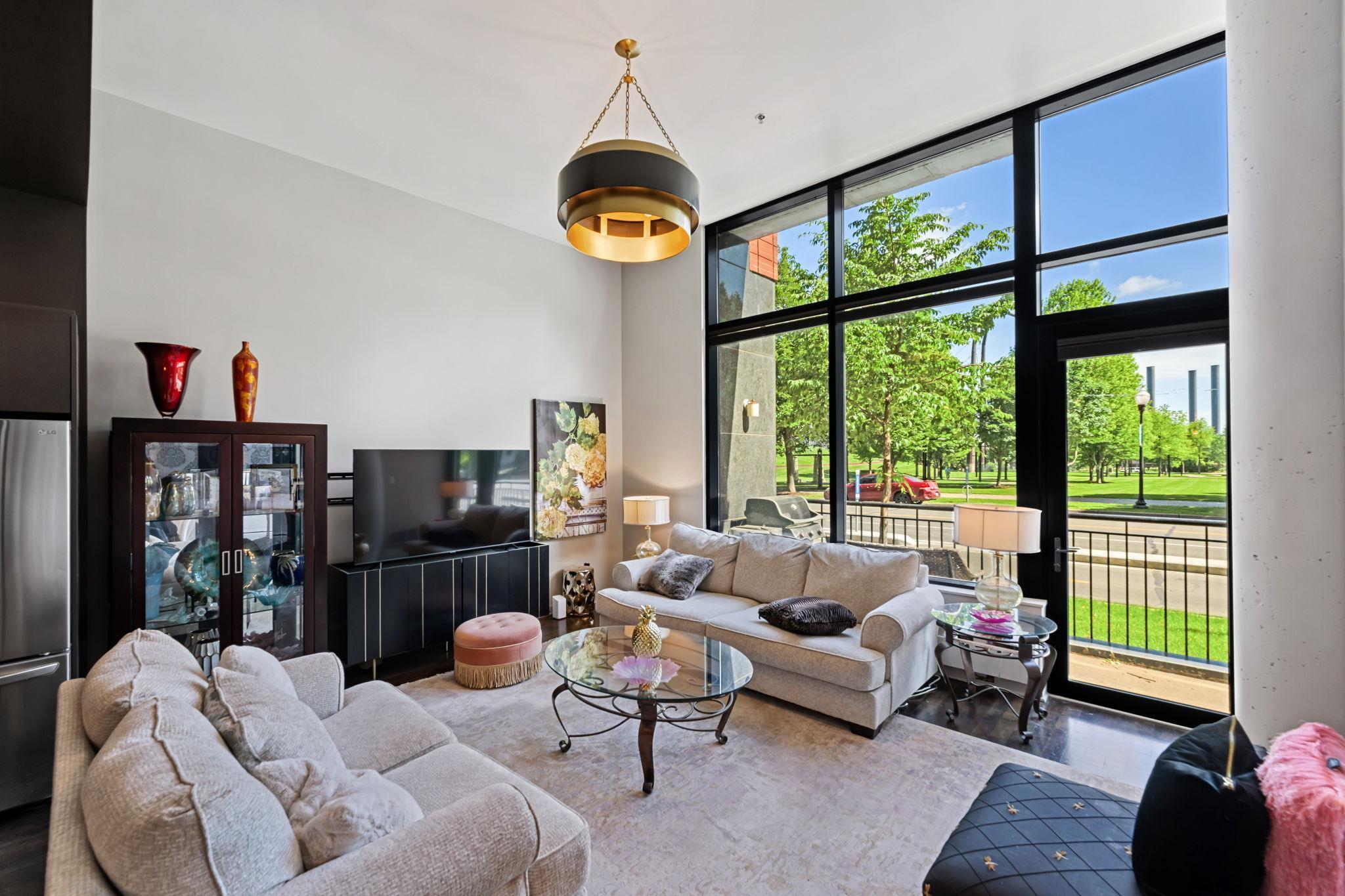 215 10th Avenue S Unit: 112