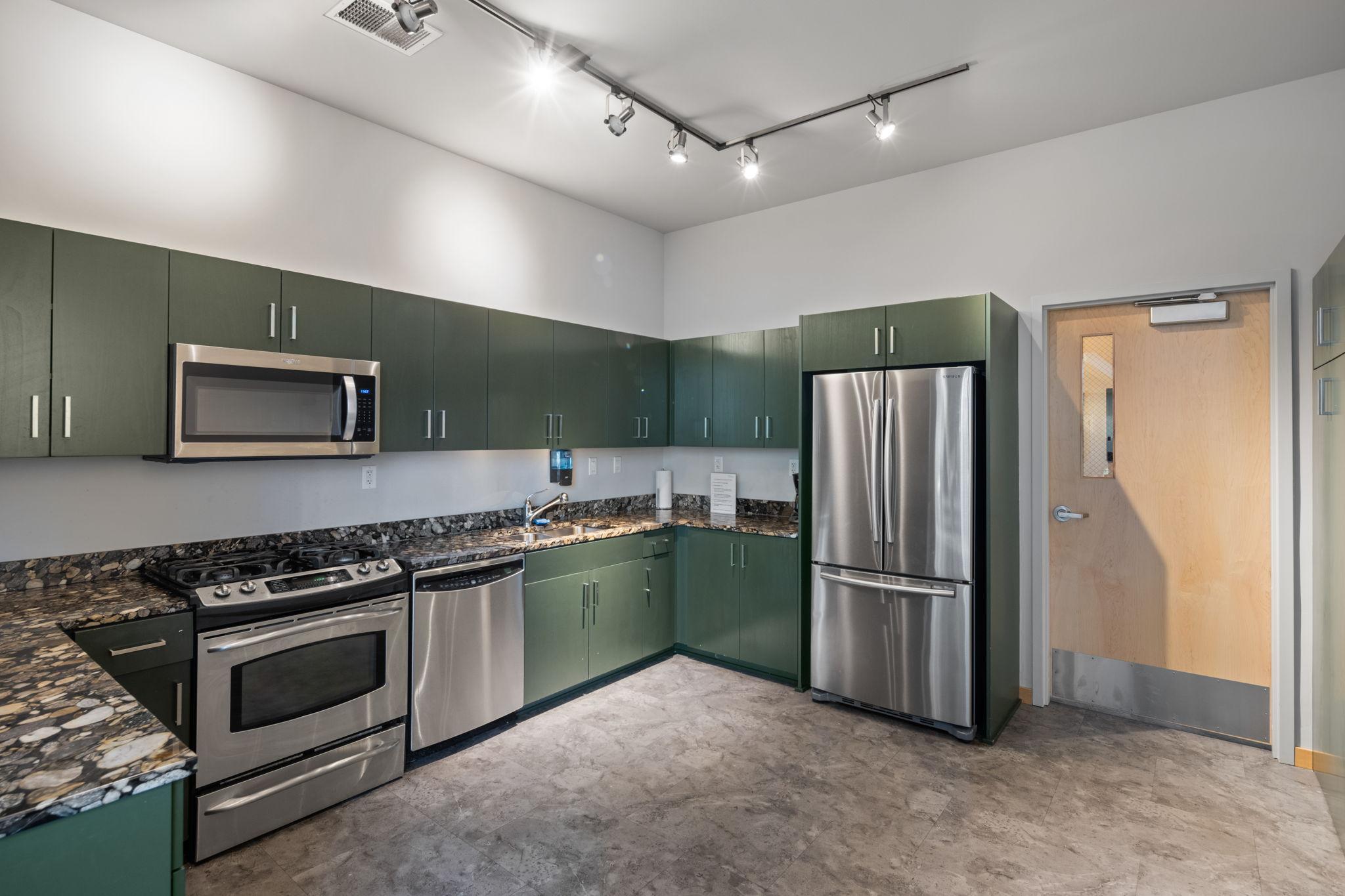 215 10th Avenue S Unit: 112