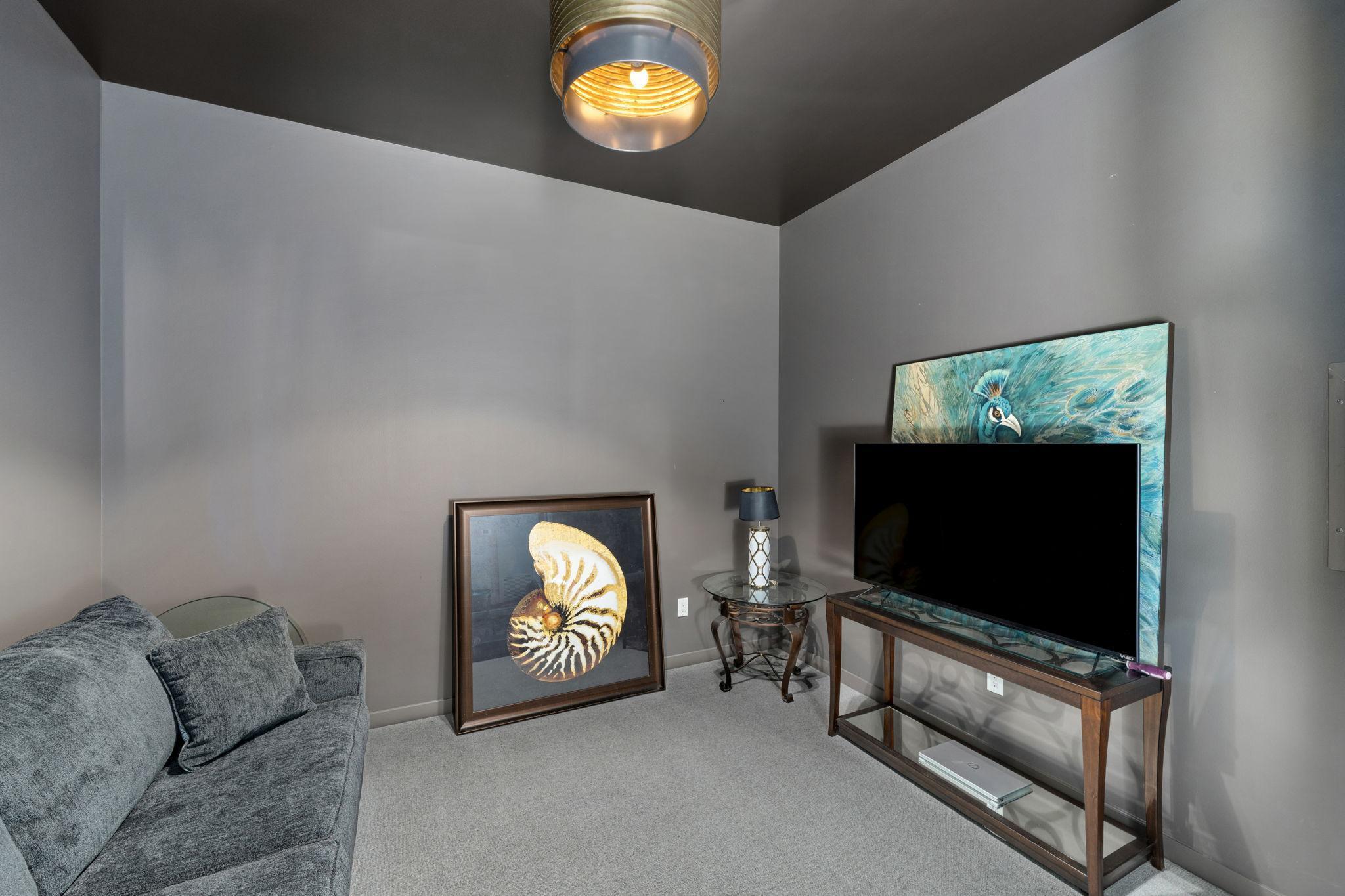 215 10th Avenue S Unit: 112