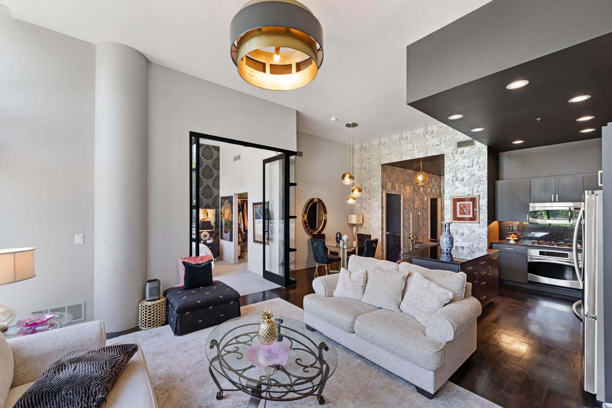 215 10th Avenue S Unit: 112