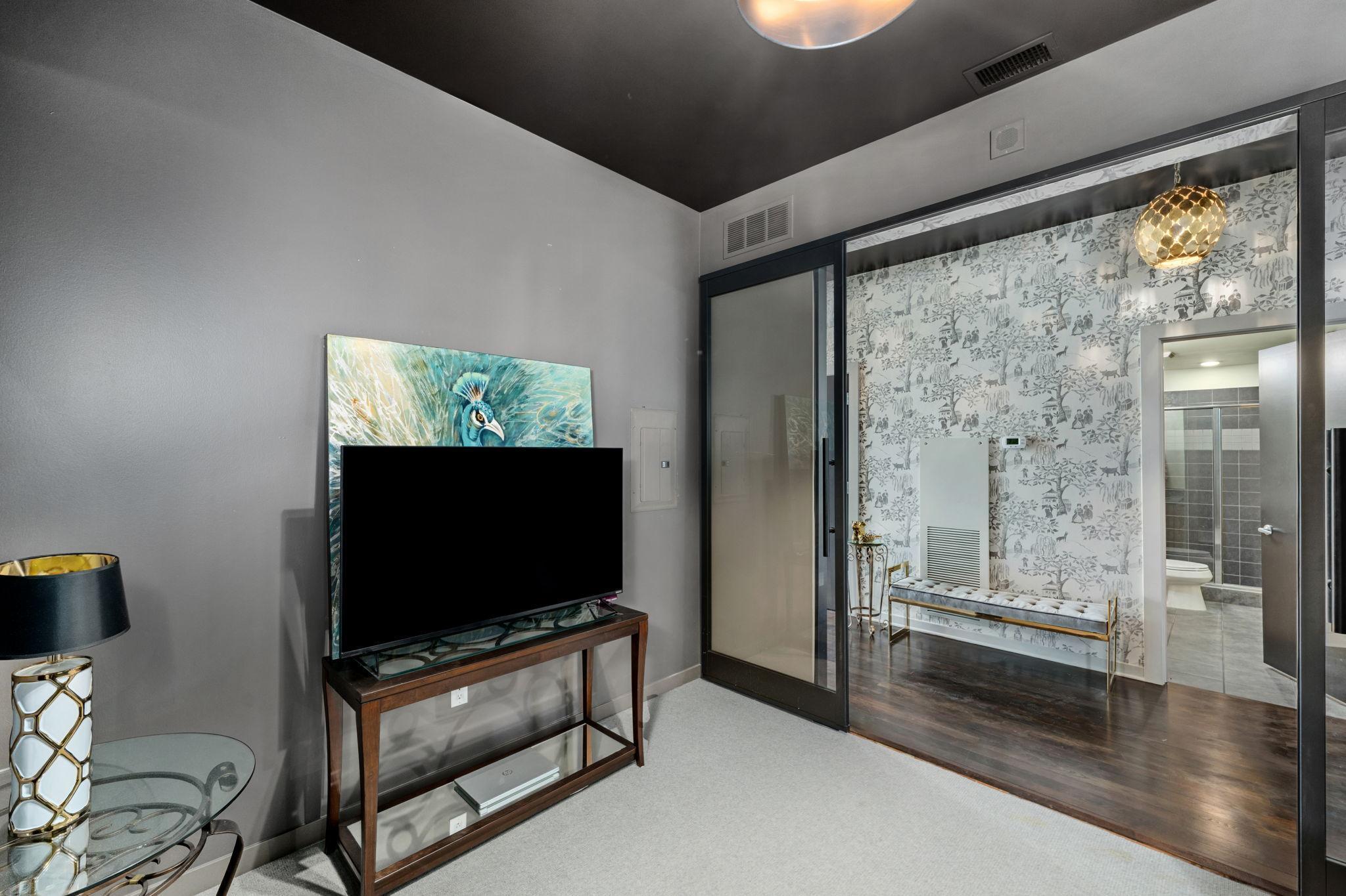 215 10th Avenue S Unit: 112