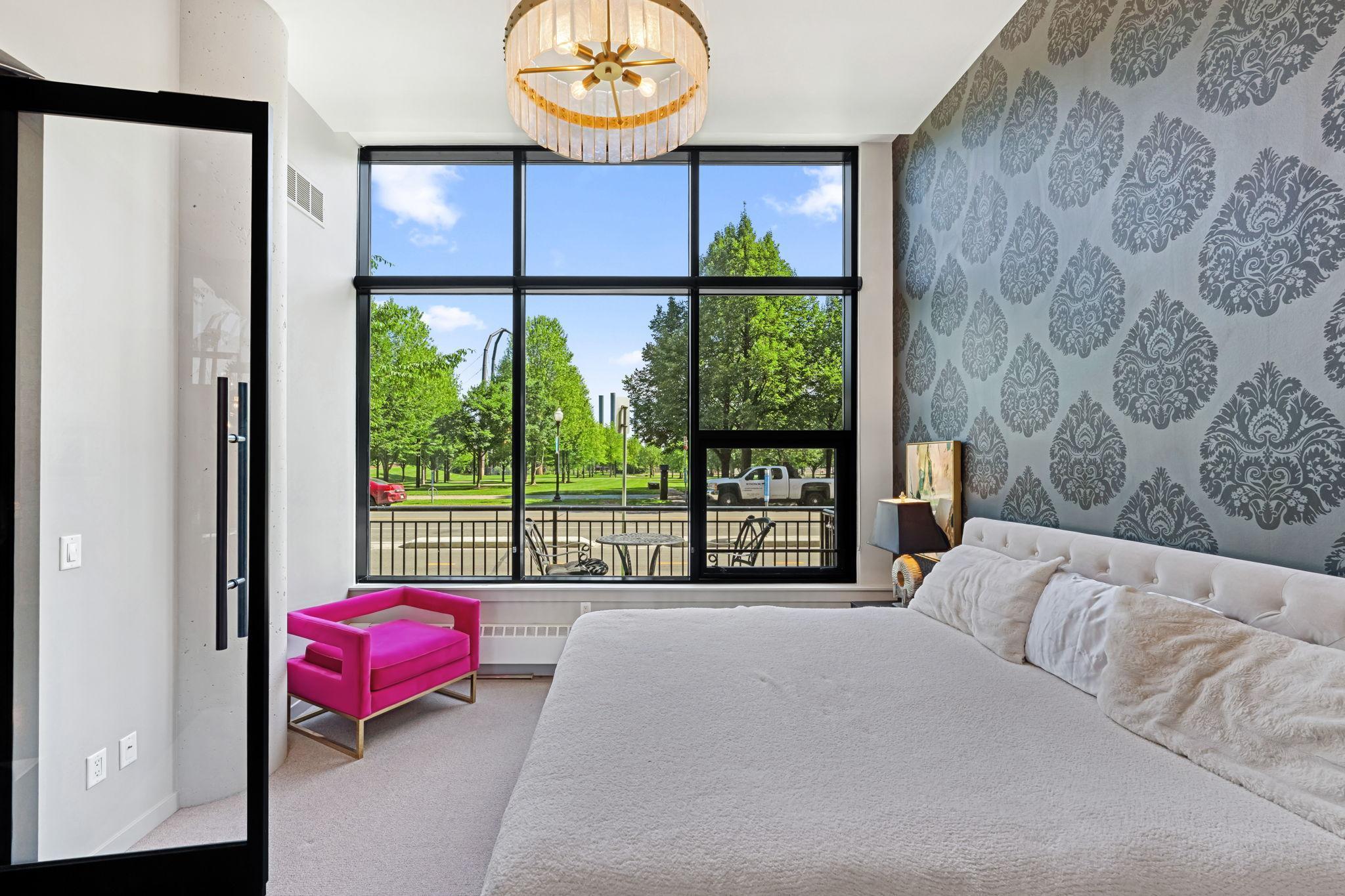 215 10th Avenue S Unit: 112