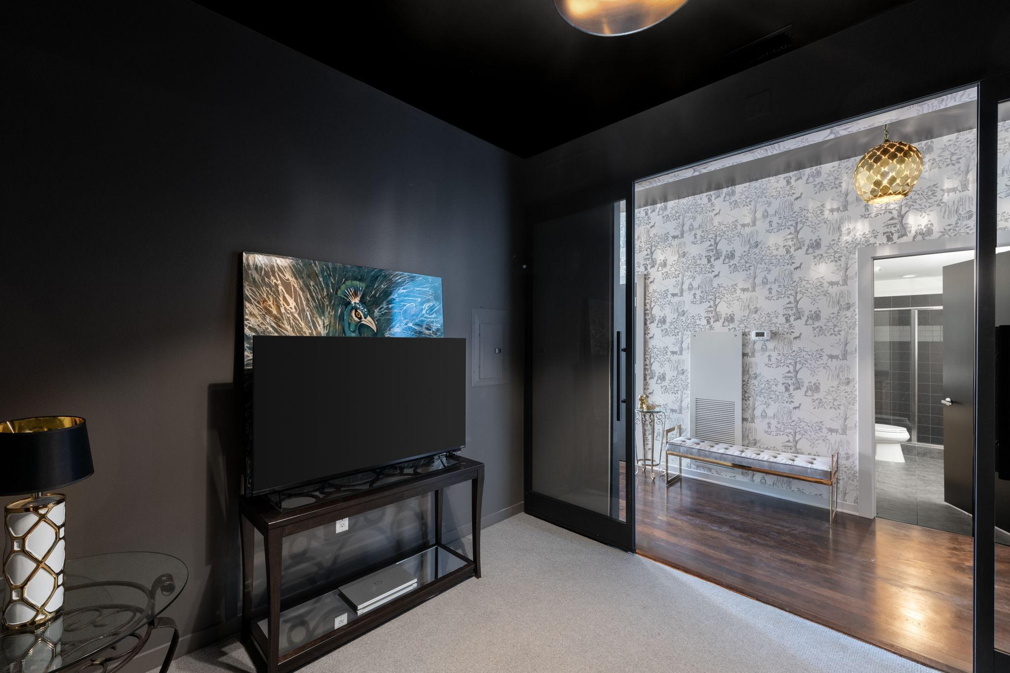 215 10th Avenue S Unit: 112