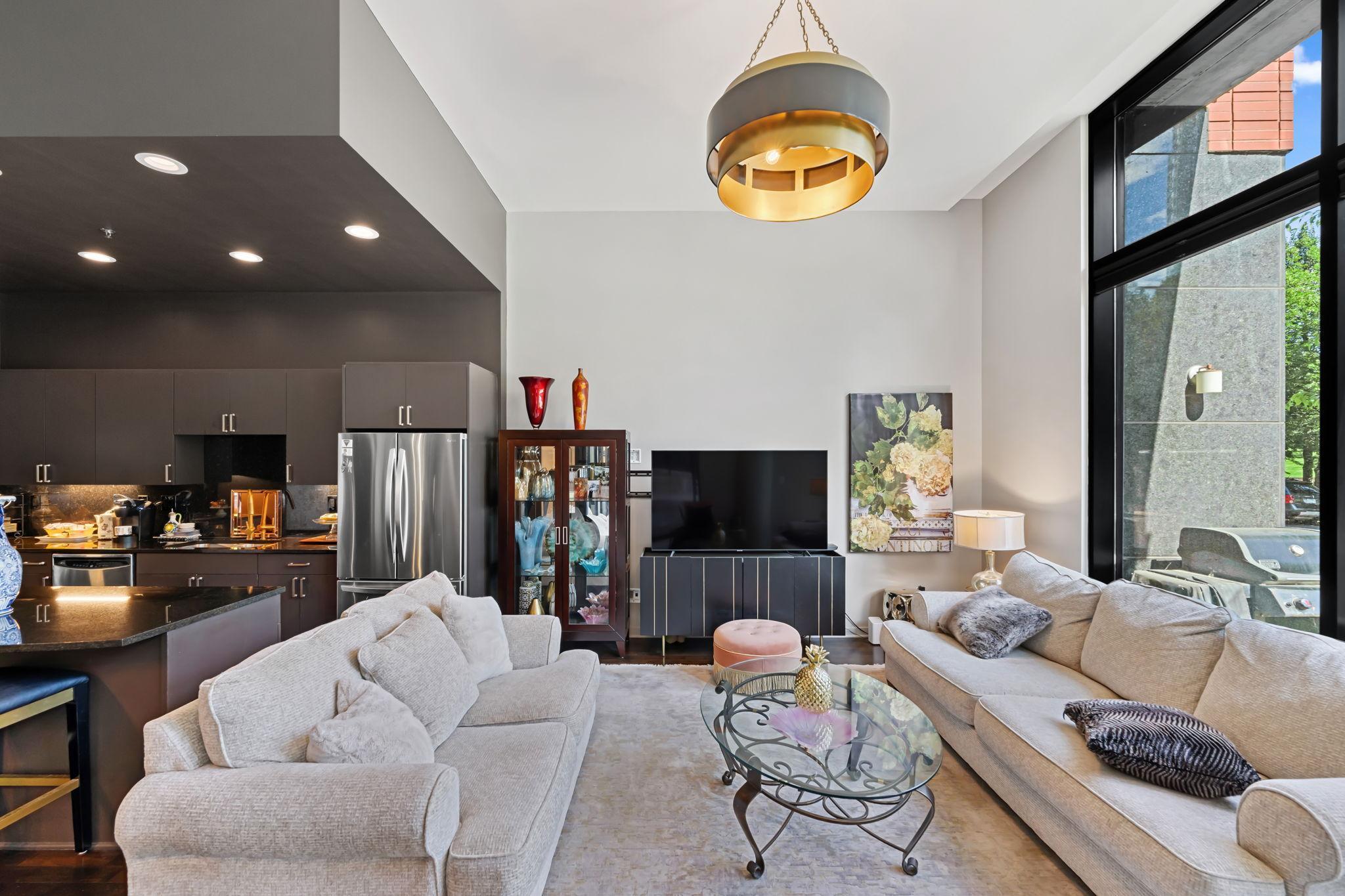 215 10th Avenue S Unit: 112