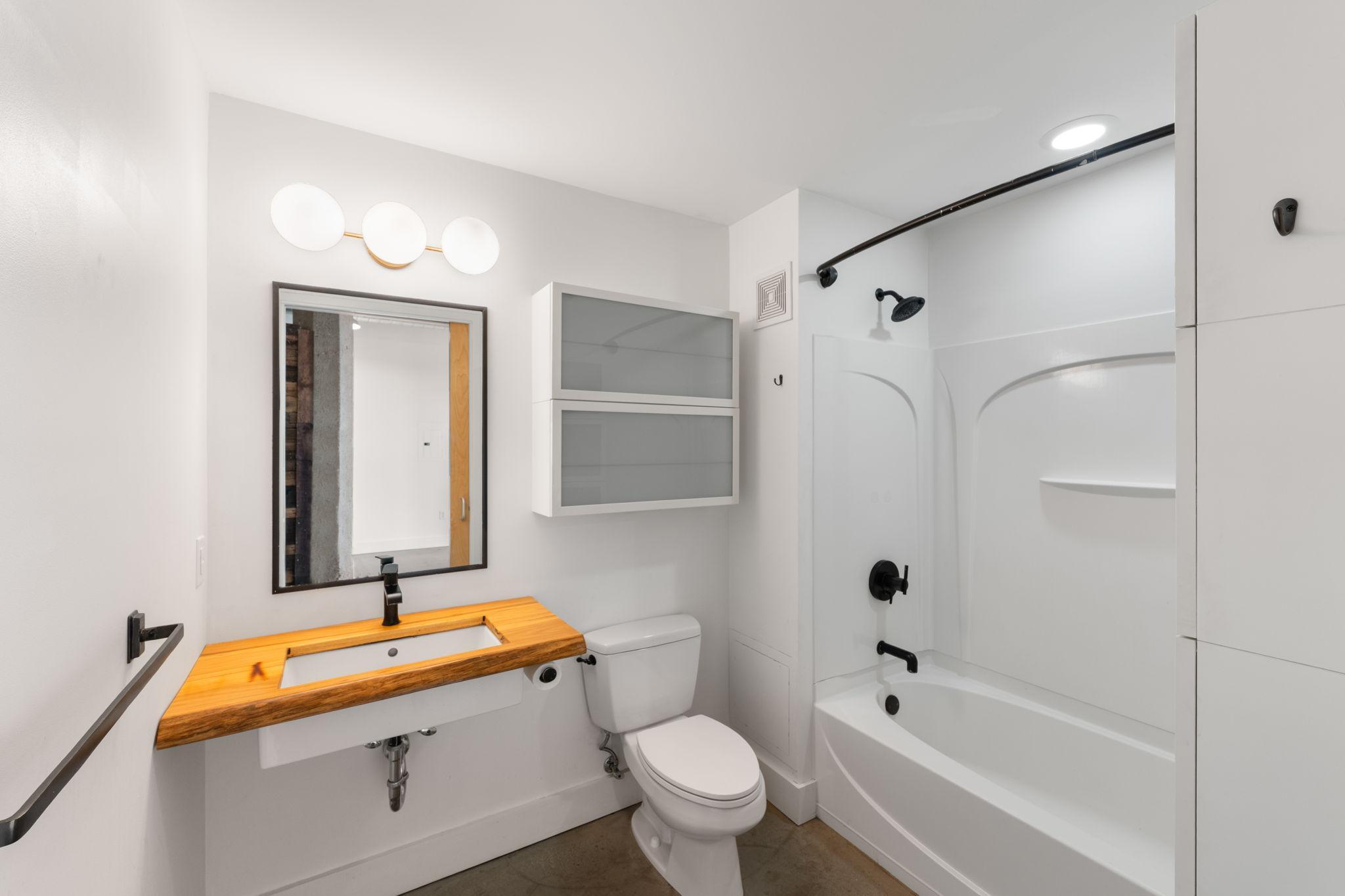 718 Washington Avenue N Unit: 502