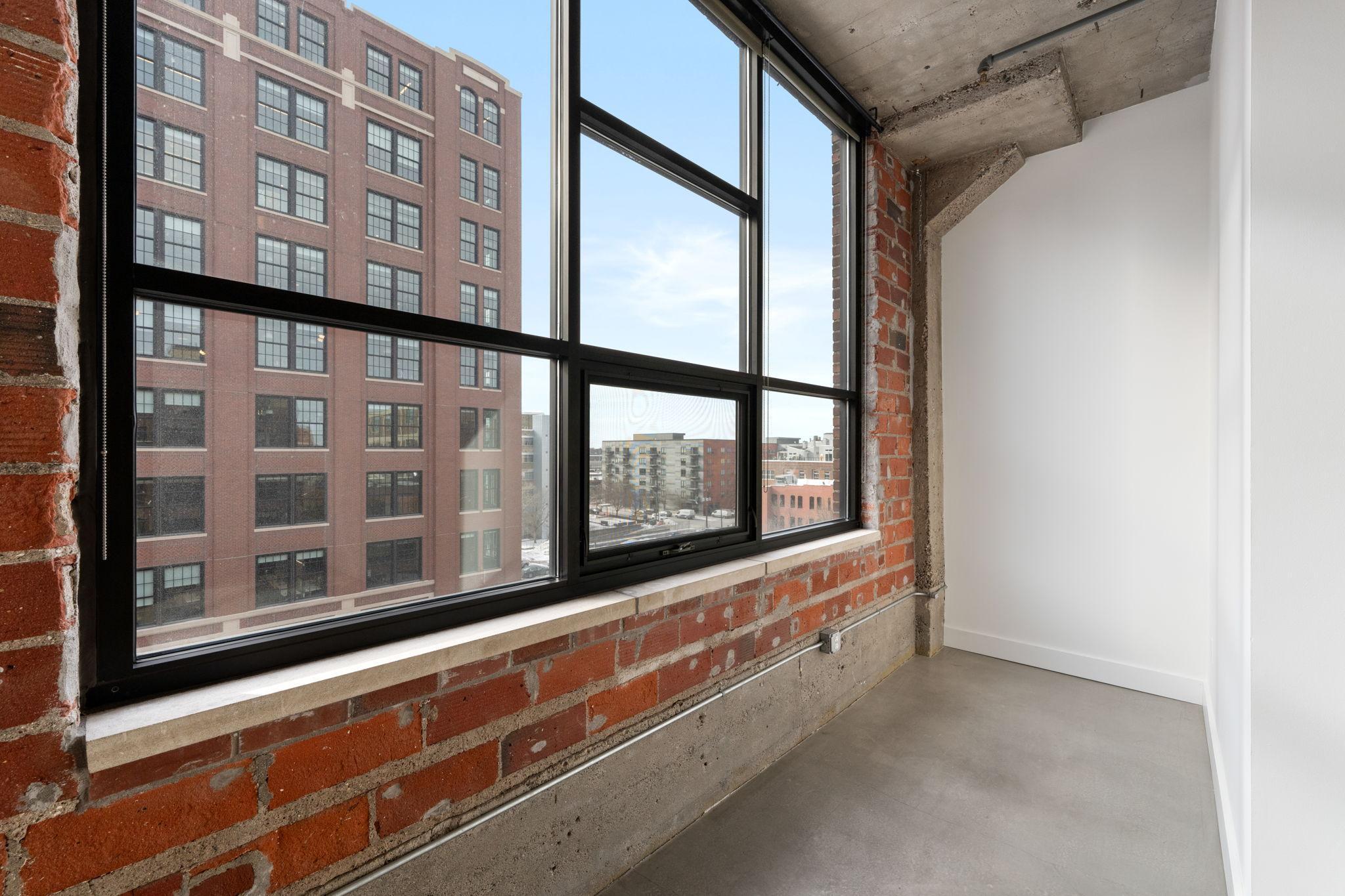 718 Washington Avenue N Unit: 502