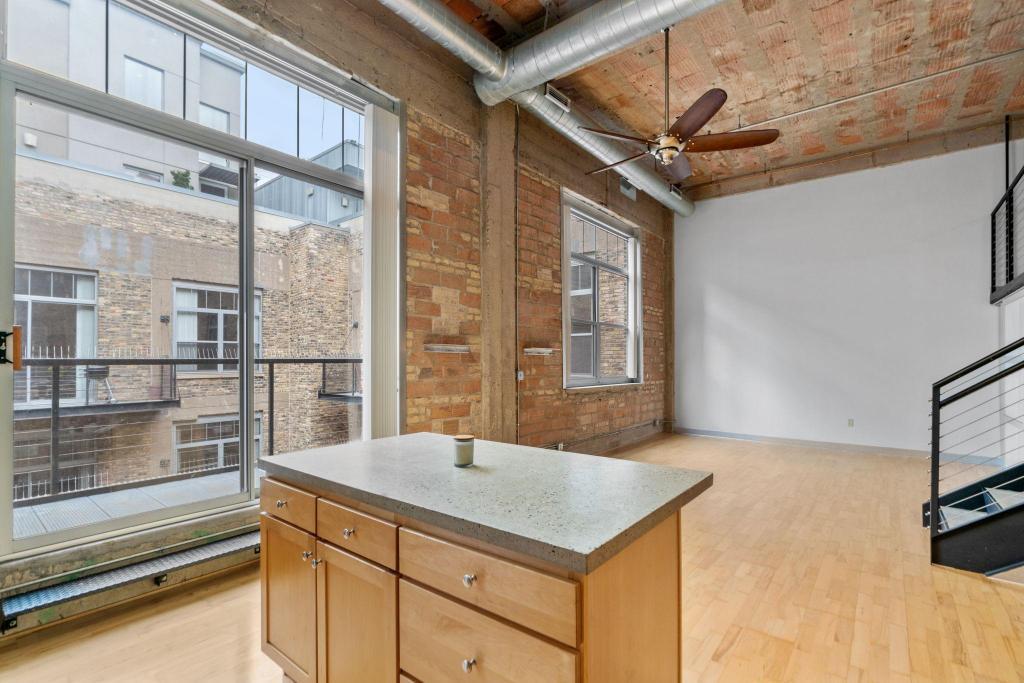 521 S 7th Street Unit: 619