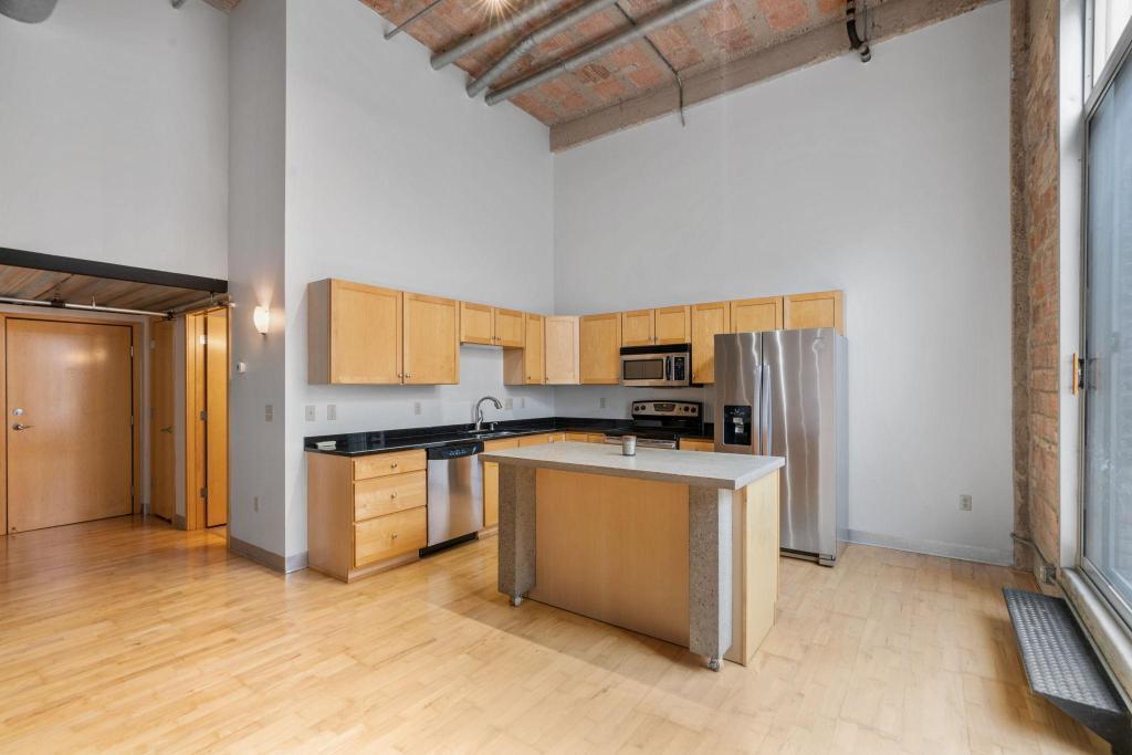 521 S 7th Street Unit: 619
