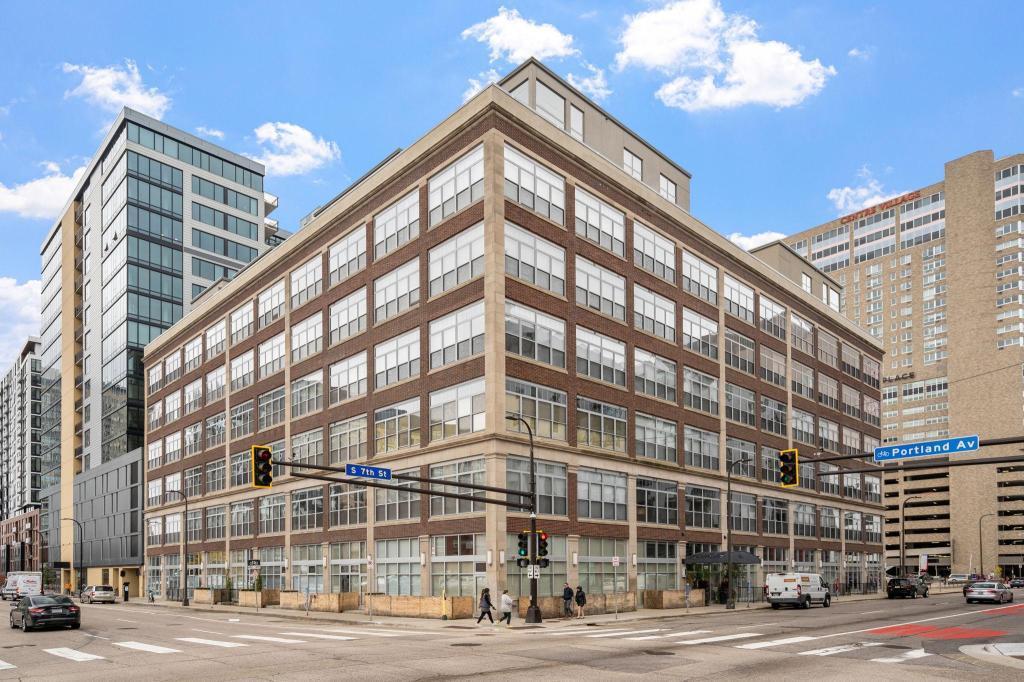 521 S 7th Street Unit: 619