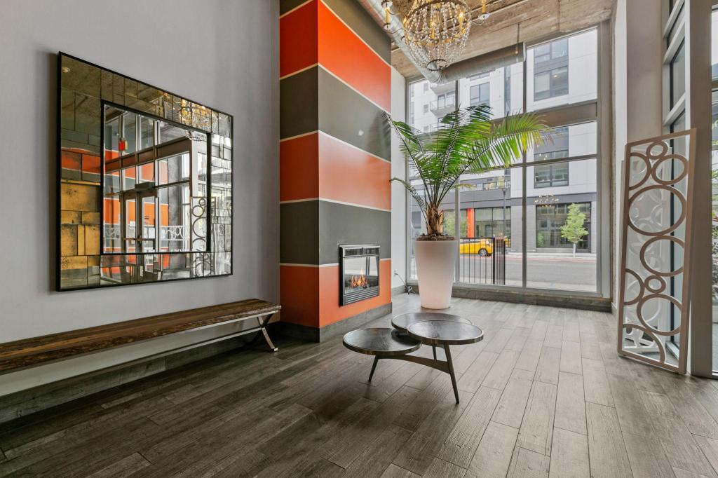 521 S 7th Street Unit: 619