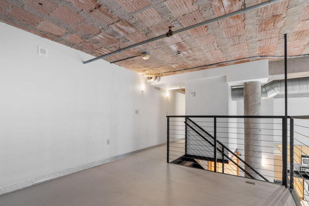 521 S 7th Street Unit: 619