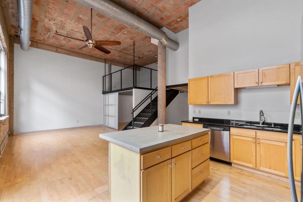 521 S 7th Street Unit: 619