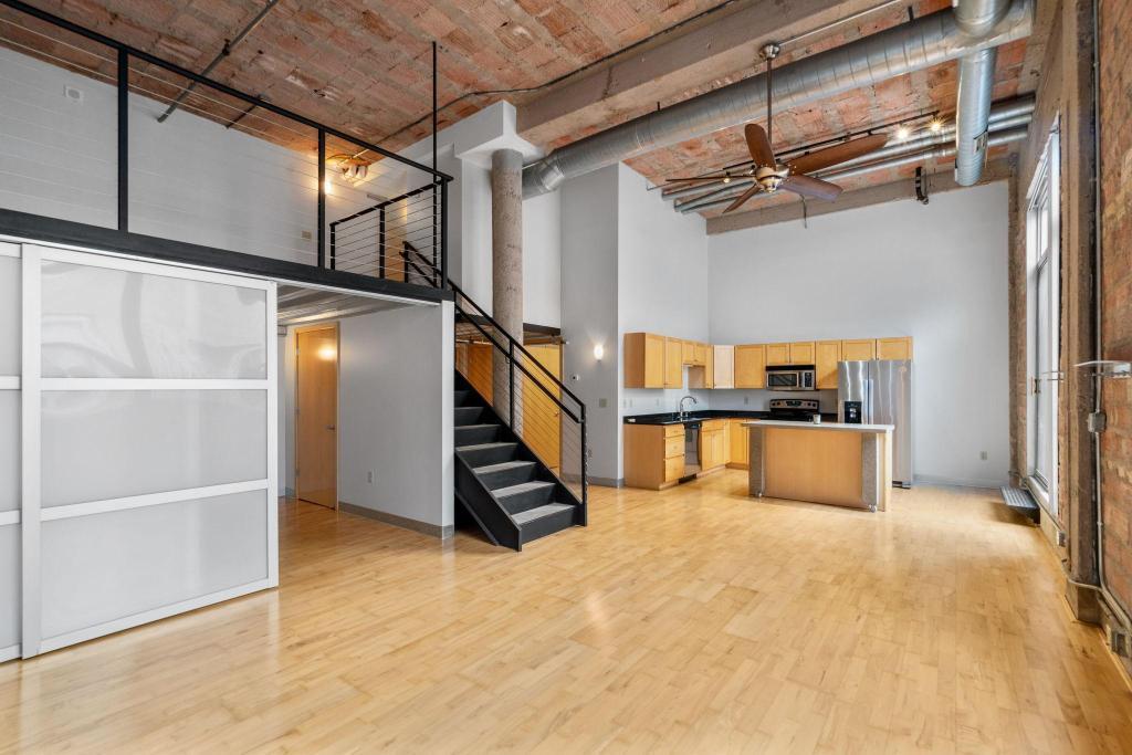 521 S 7th Street Unit: 619