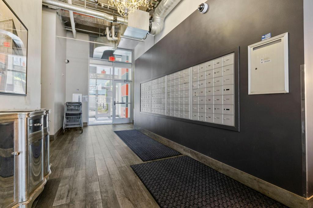 521 S 7th Street Unit: 619