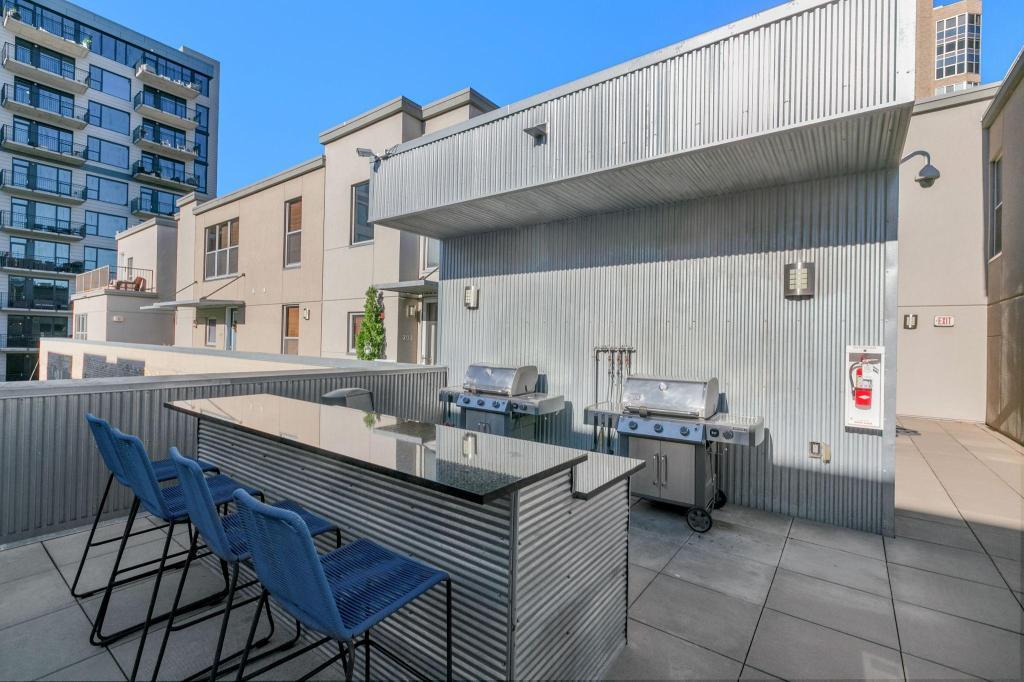521 S 7th Street Unit: 619