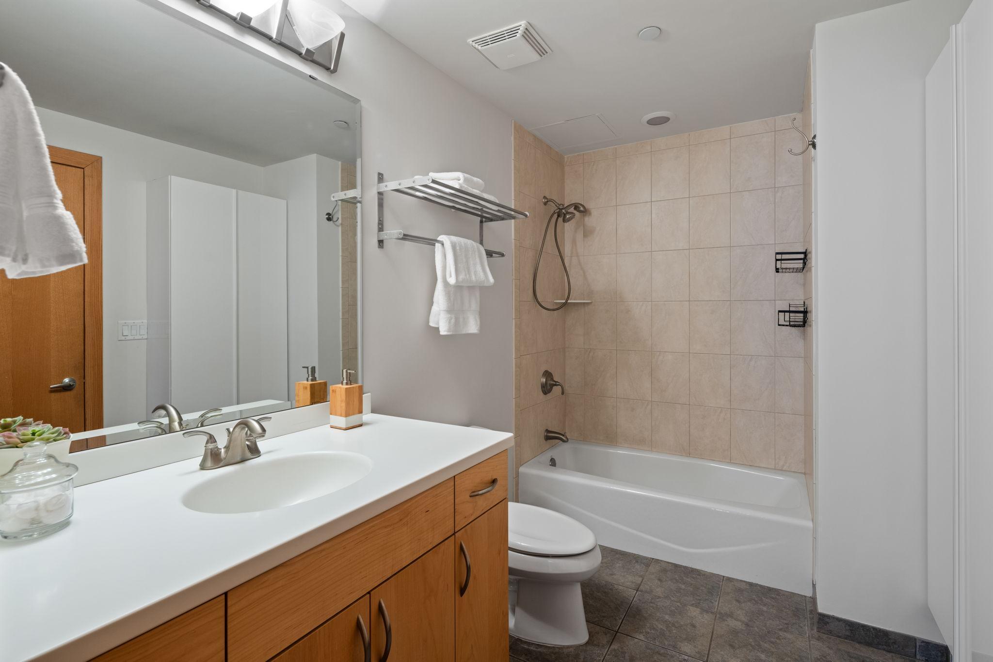 404 Washington Avenue N Unit: 104