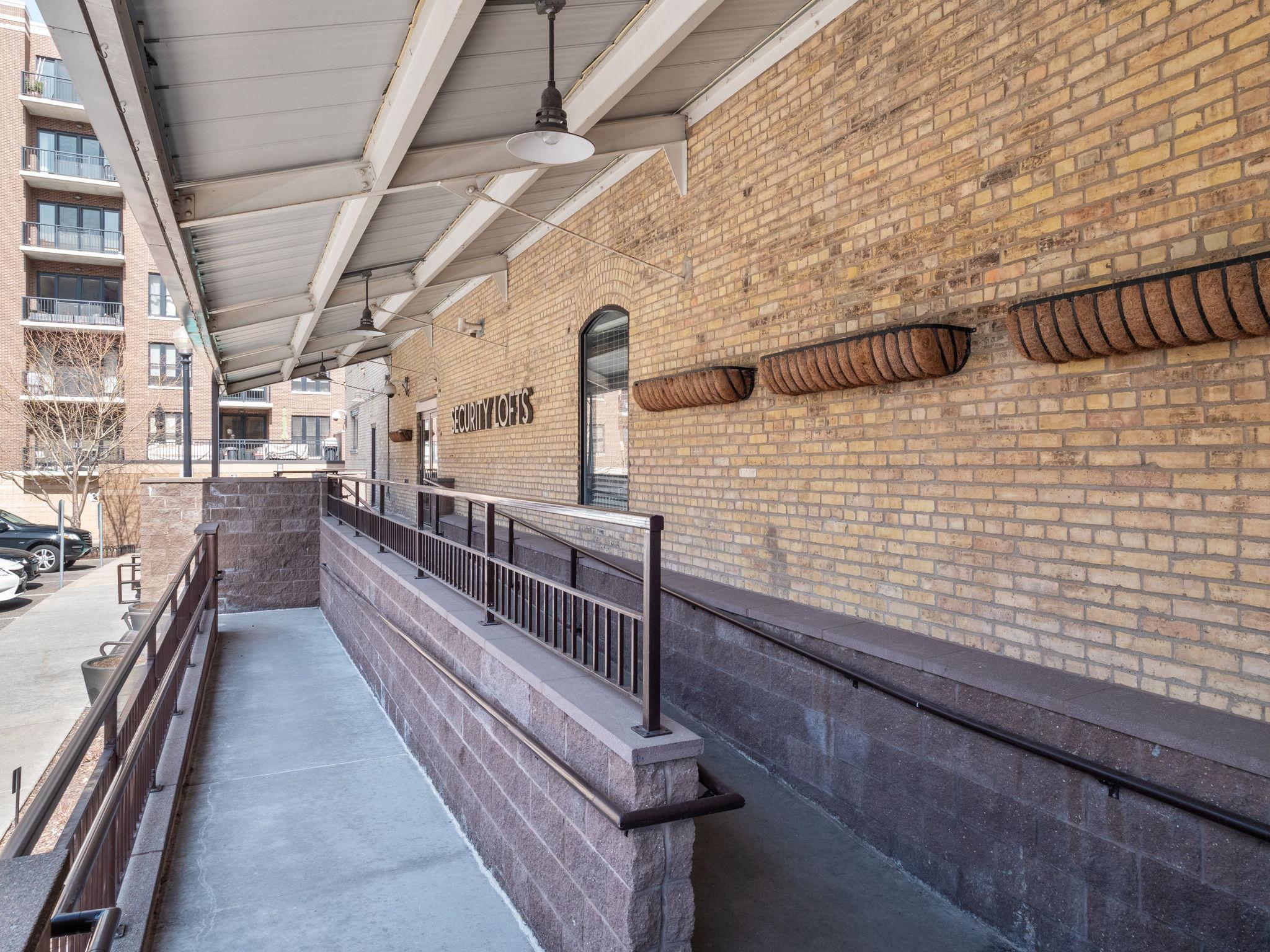 404 Washington Avenue N Unit: 104