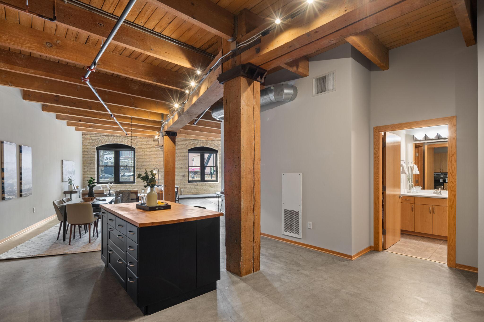 404 Washington Avenue N Unit: 104