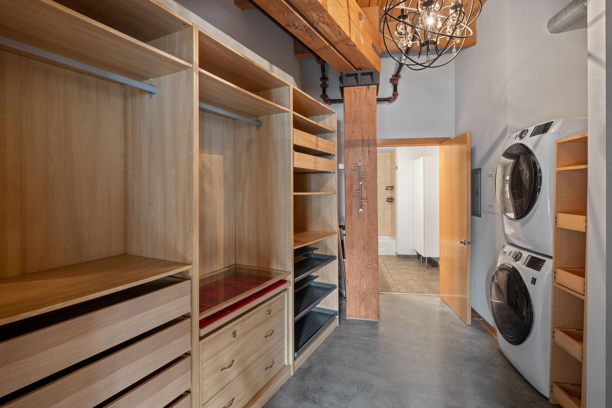 404 Washington Avenue N Unit: 104