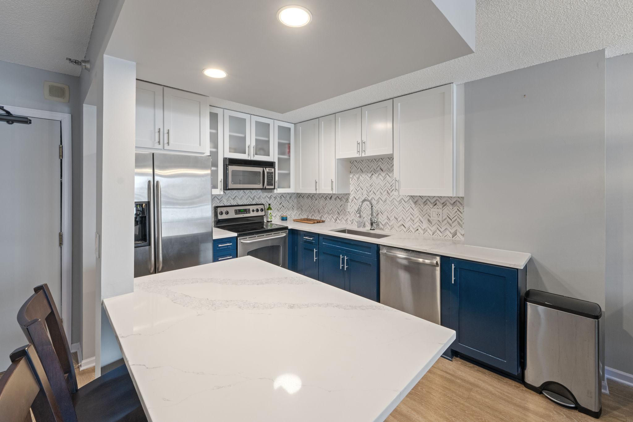 401 S 1st Street Unit: 816