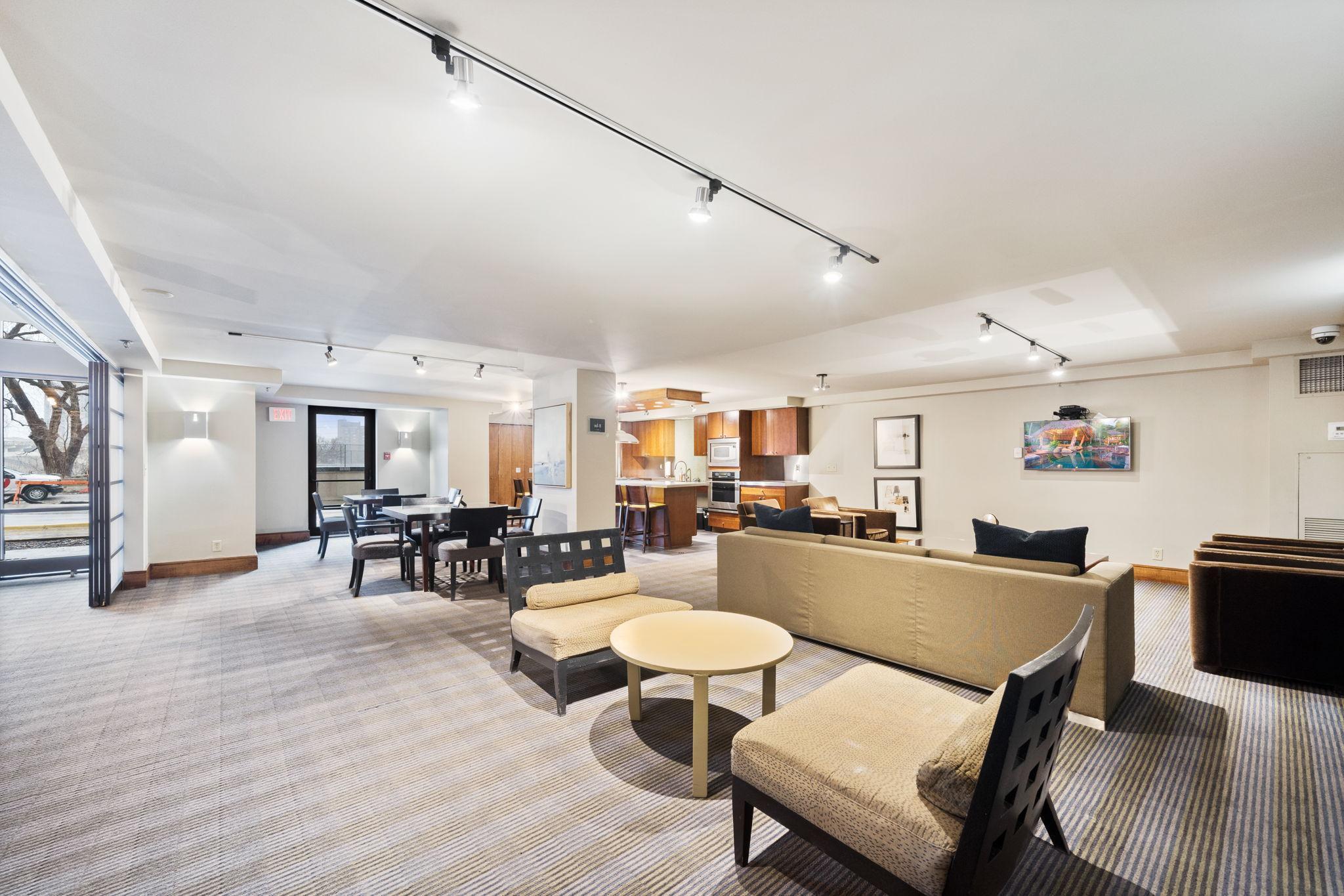 401 S 1st Street Unit: 816