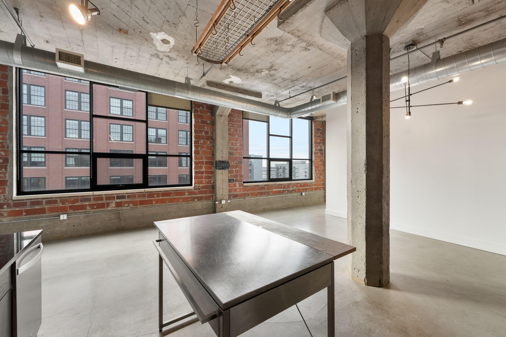 718 Washington Avenue N Unit: 502