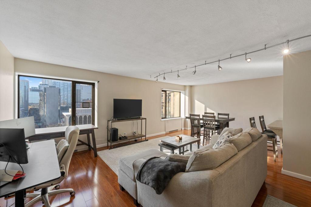 19 S 1st Street Unit: B1503