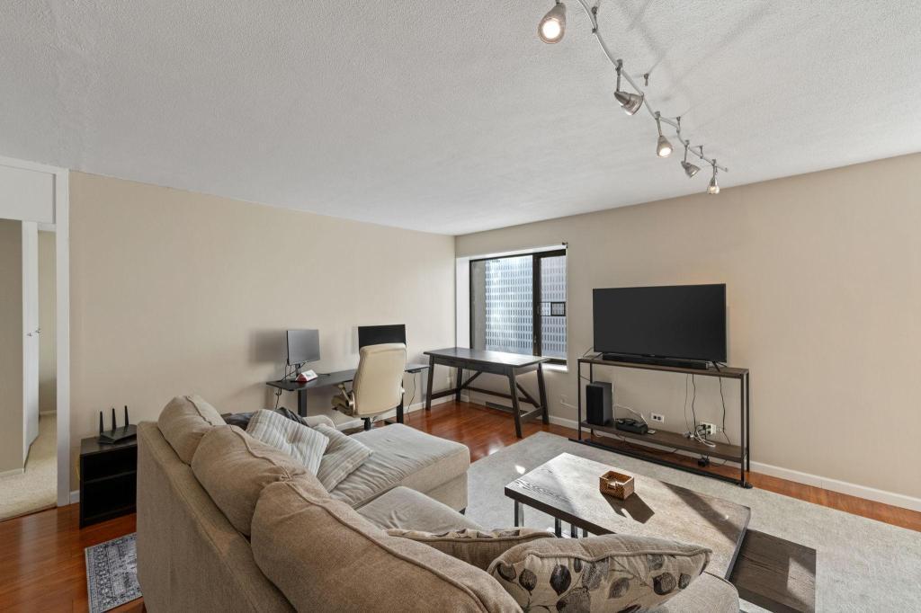 19 S 1st Street Unit: B1503