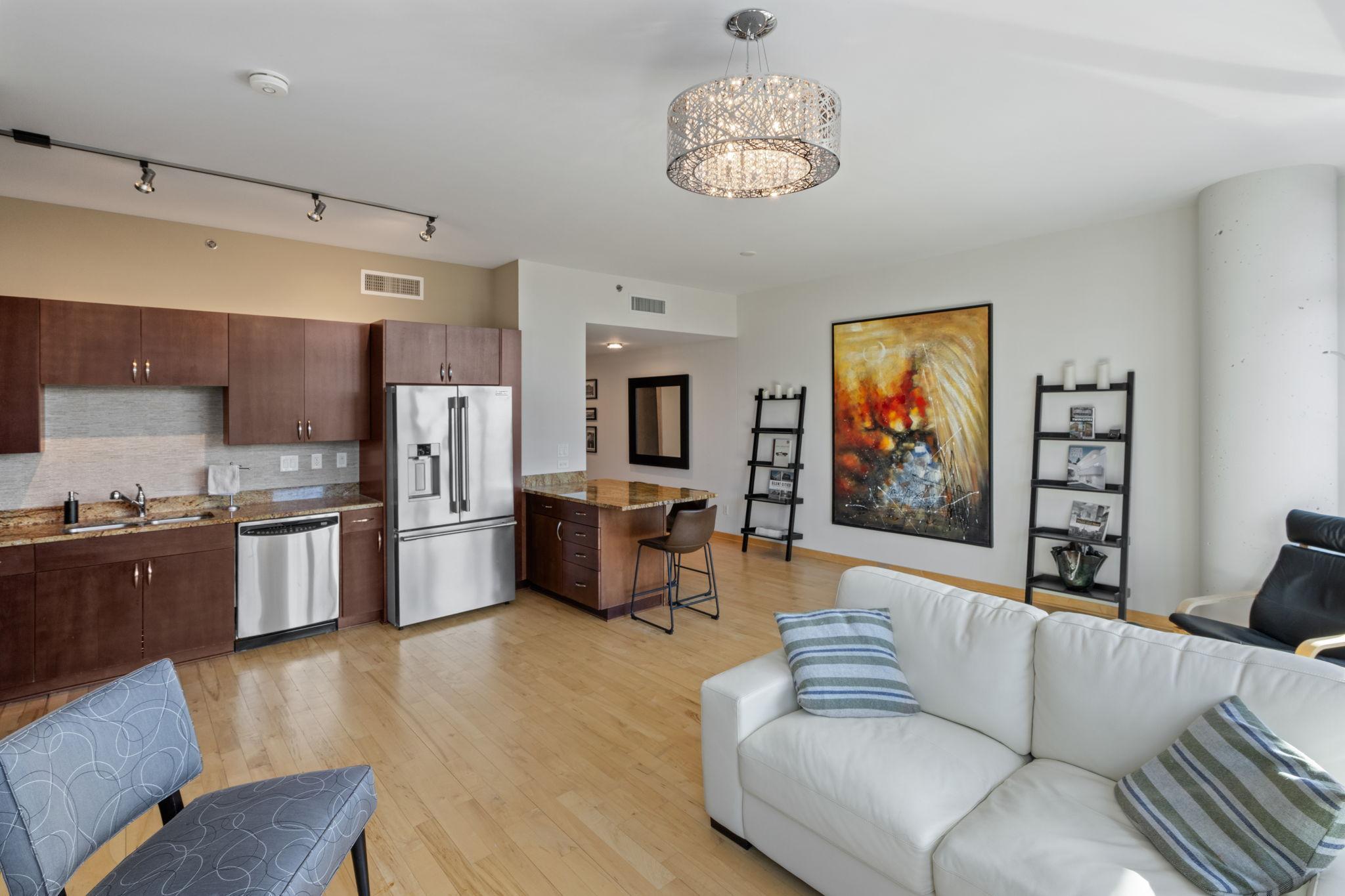 215 10th Avenue S Unit: 703